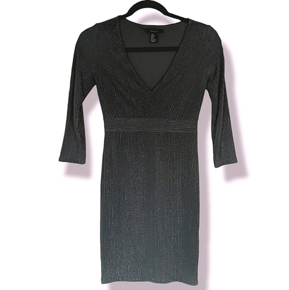 ✨2/$25 Forever 21 Grey sparkly v-neck dress